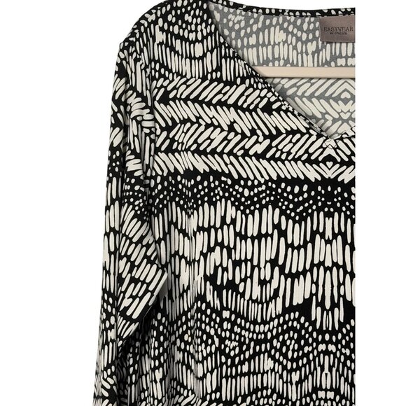 Chico’s Easywear Black & White Tribal Print V-Neck 3/4 Sleeve Top Women’s Size 2 - Picture 4 of 6